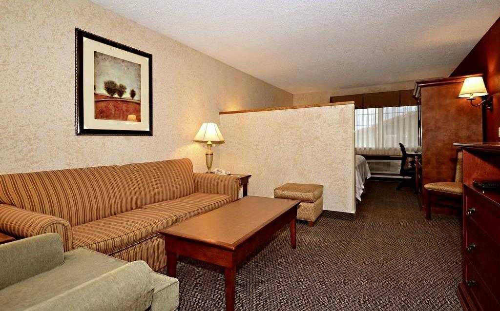 Best Western Plus Rama Inn Redmond Ngoại thất bức ảnh