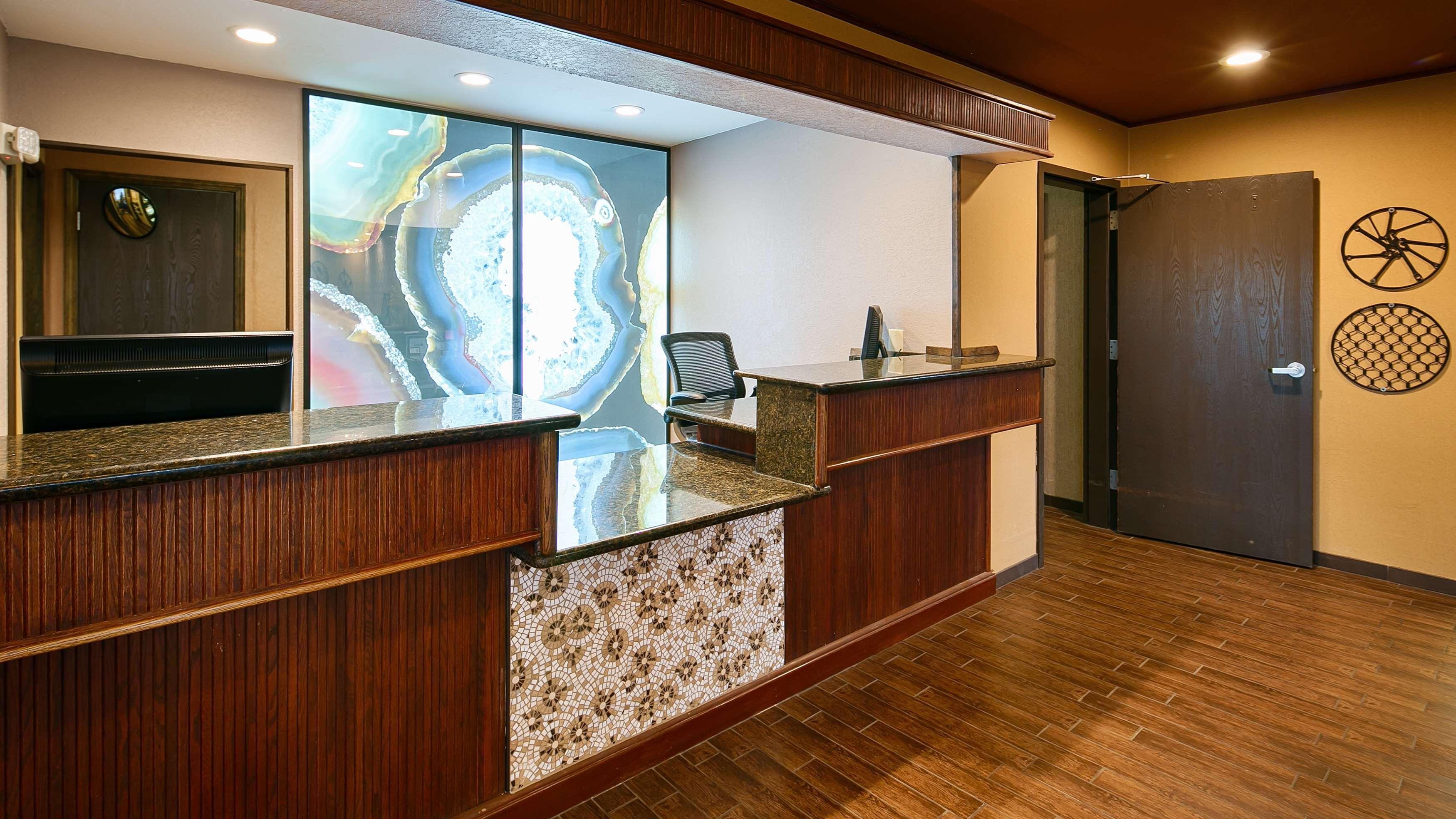 Best Western Plus Rama Inn Redmond Ngoại thất bức ảnh