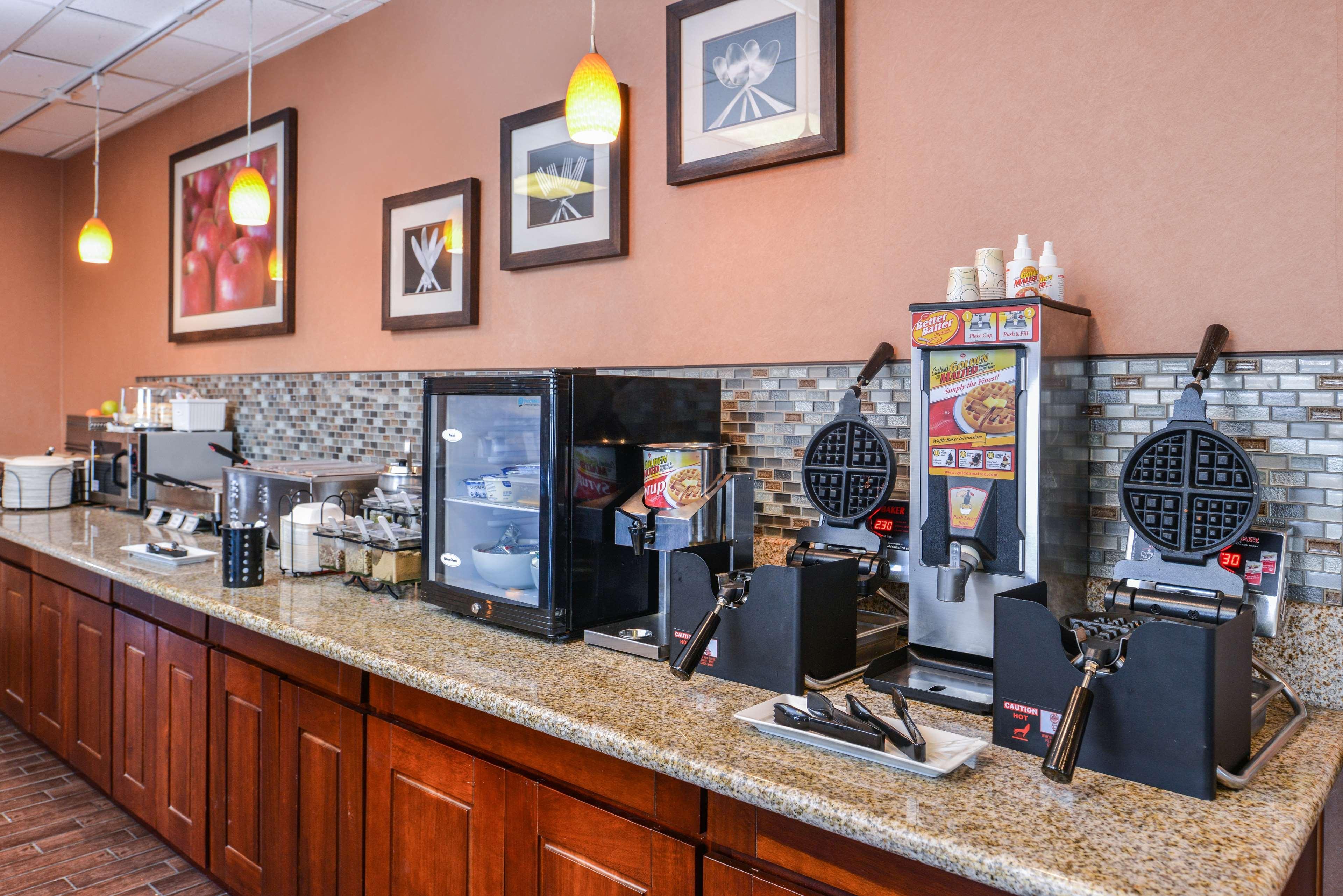 Best Western Plus Rama Inn Redmond Ngoại thất bức ảnh