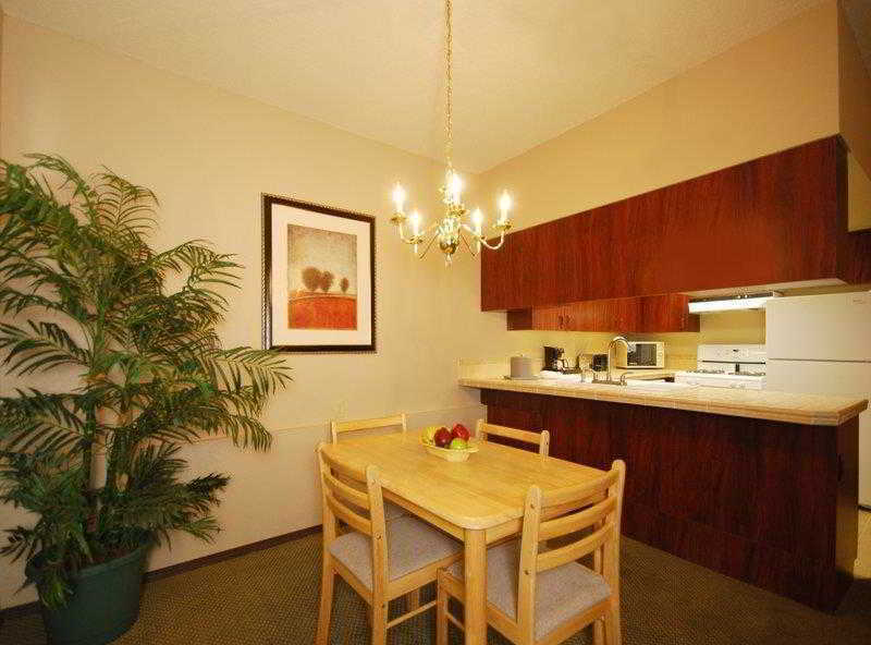 Best Western Plus Rama Inn Redmond Ngoại thất bức ảnh